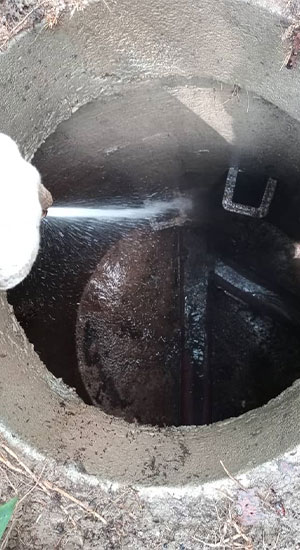 Manhole Blockage Work
